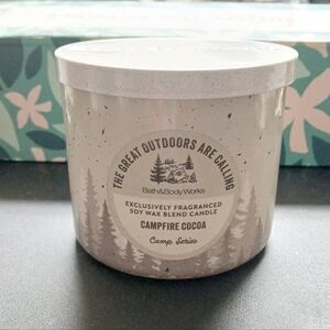 Bath & Body Works Campfire Cocoa Candle - Gray